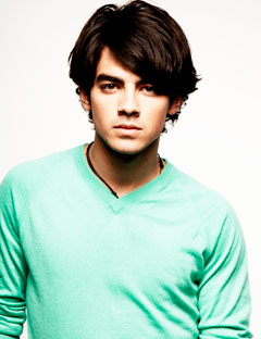 jonas-brothers-joe-01-dk0609-64096869.jpg